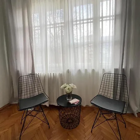 M'S Place 2, Lovely Apartment In The Very Heart Of Skopje Appartement *